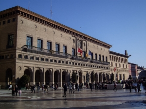 El Ayuntamiento de Zaragoza ahorra en la factura de la luz y mejora la eficiencia energética