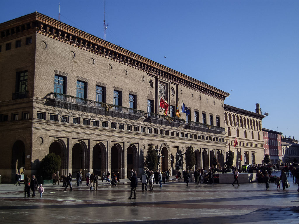 
El Ayuntamiento de Zaragoza ahorra en la factura de la luz y mejora la eficiencia energética
